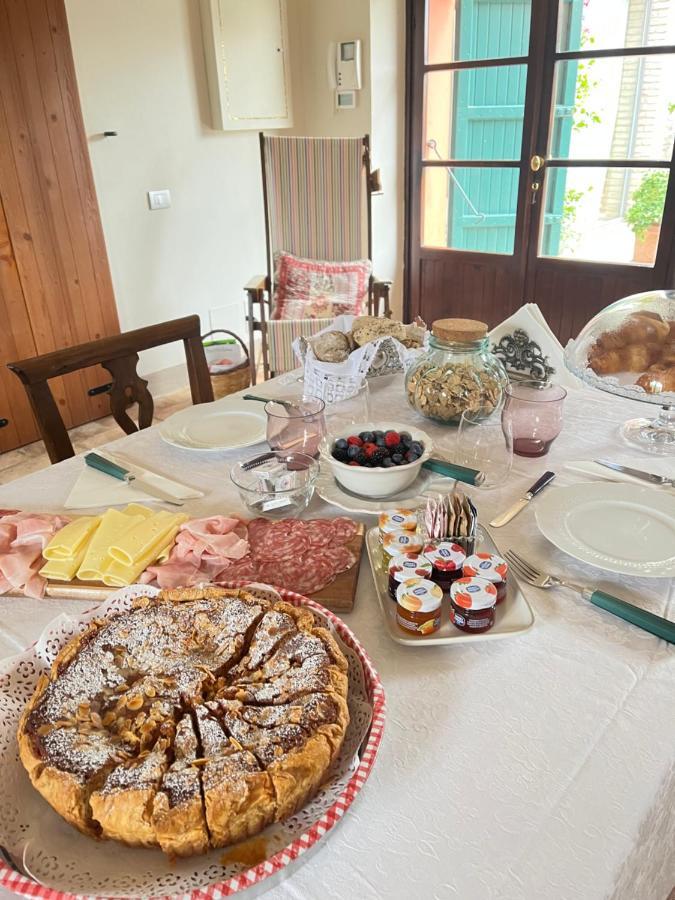 Le Mansarine Charme B&B Castellaro  ภายนอก รูปภาพ
