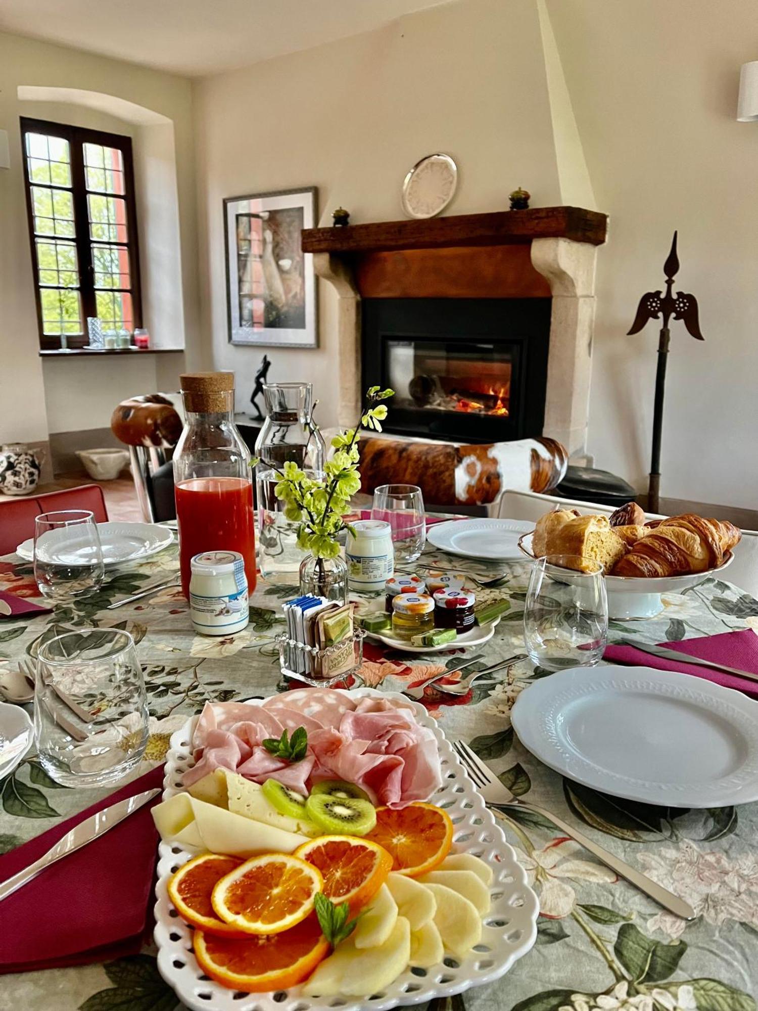 Le Mansarine Charme B&B Castellaro  ภายนอก รูปภาพ